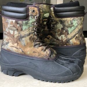 Field and Stream camo Rugged Boots . Size 13
